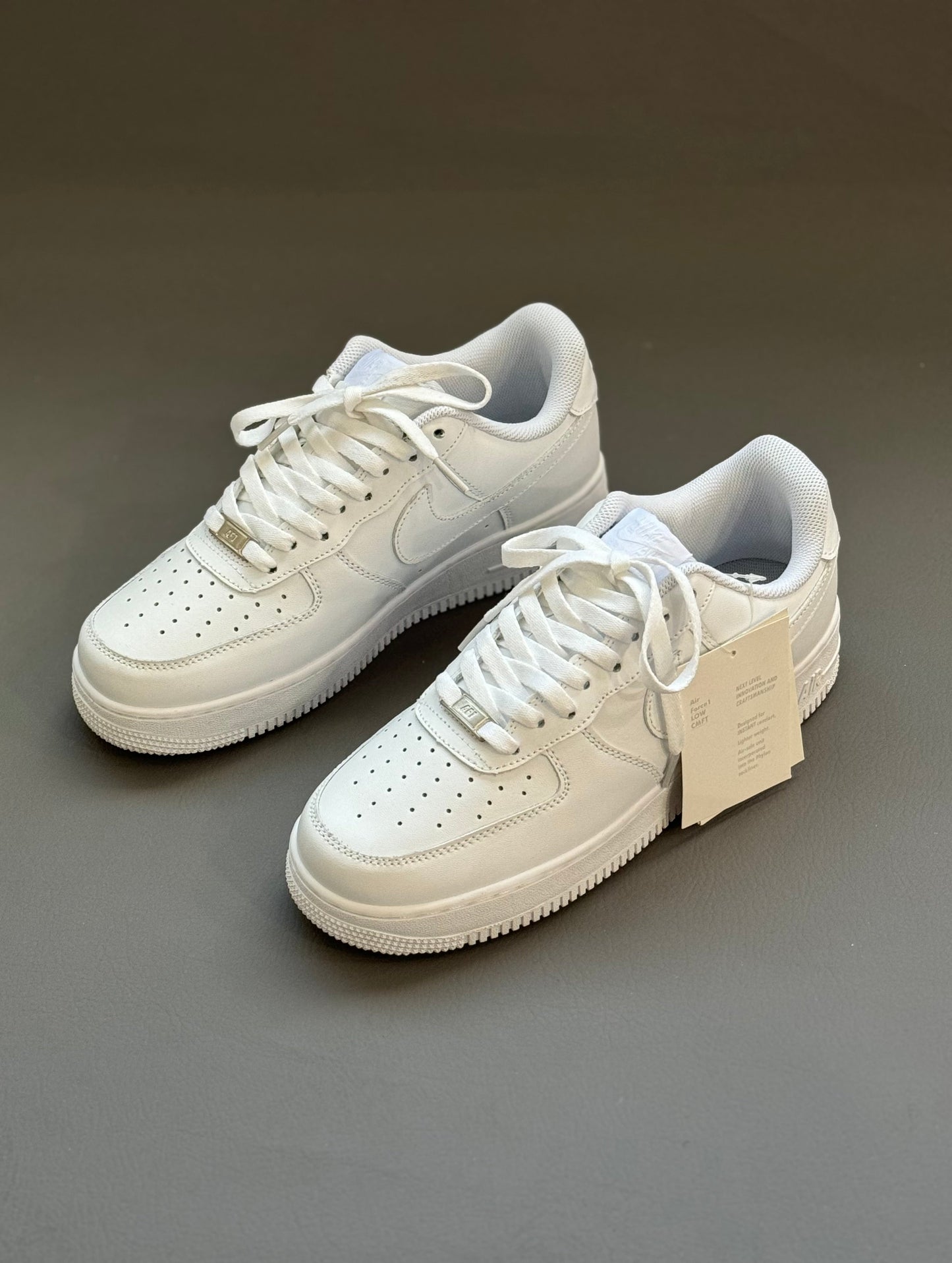 AIR FORCE 1 TRIPLE WHITE