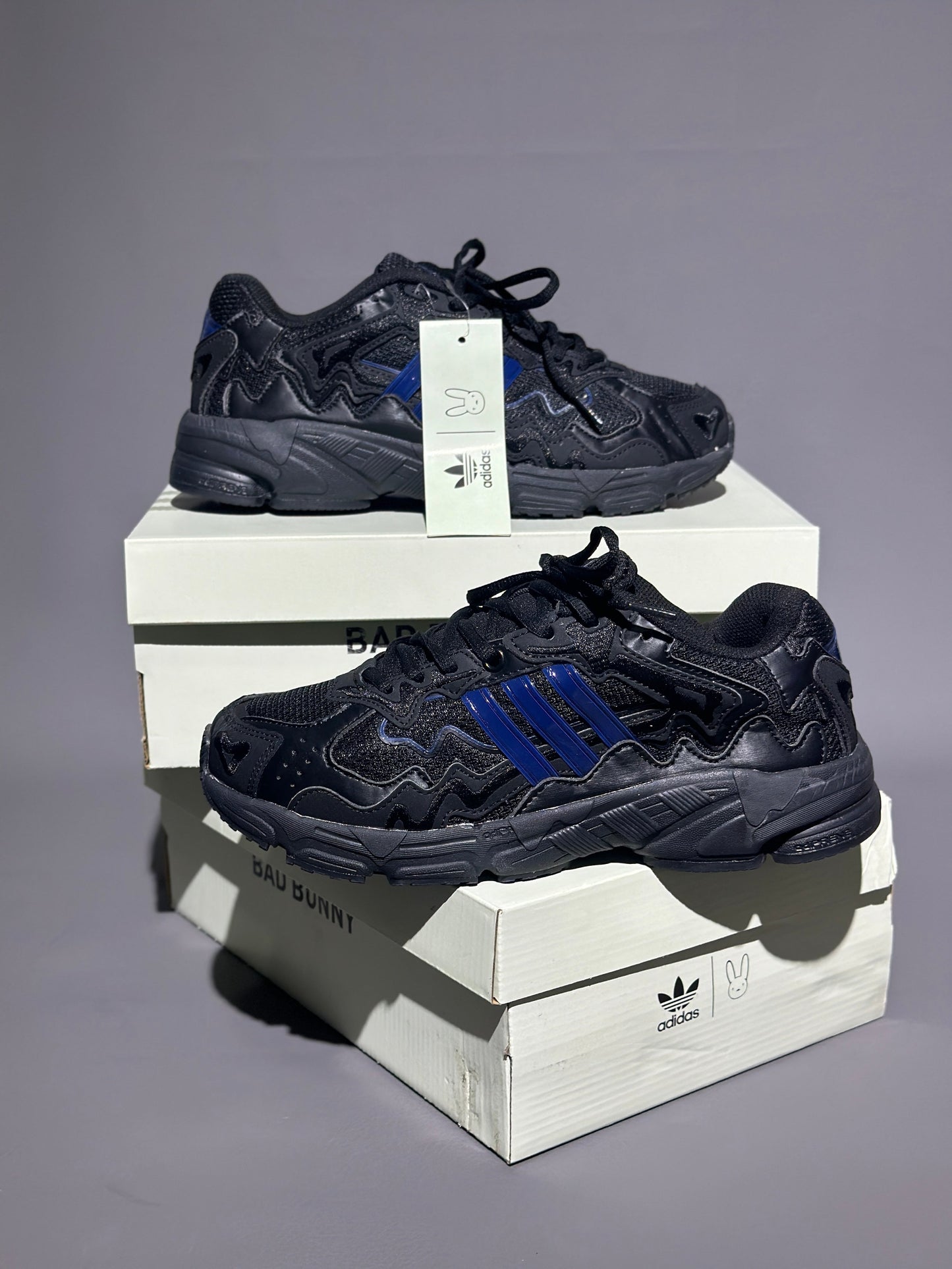 BAD BUNNY RESPONSE TRIPLE BLACK