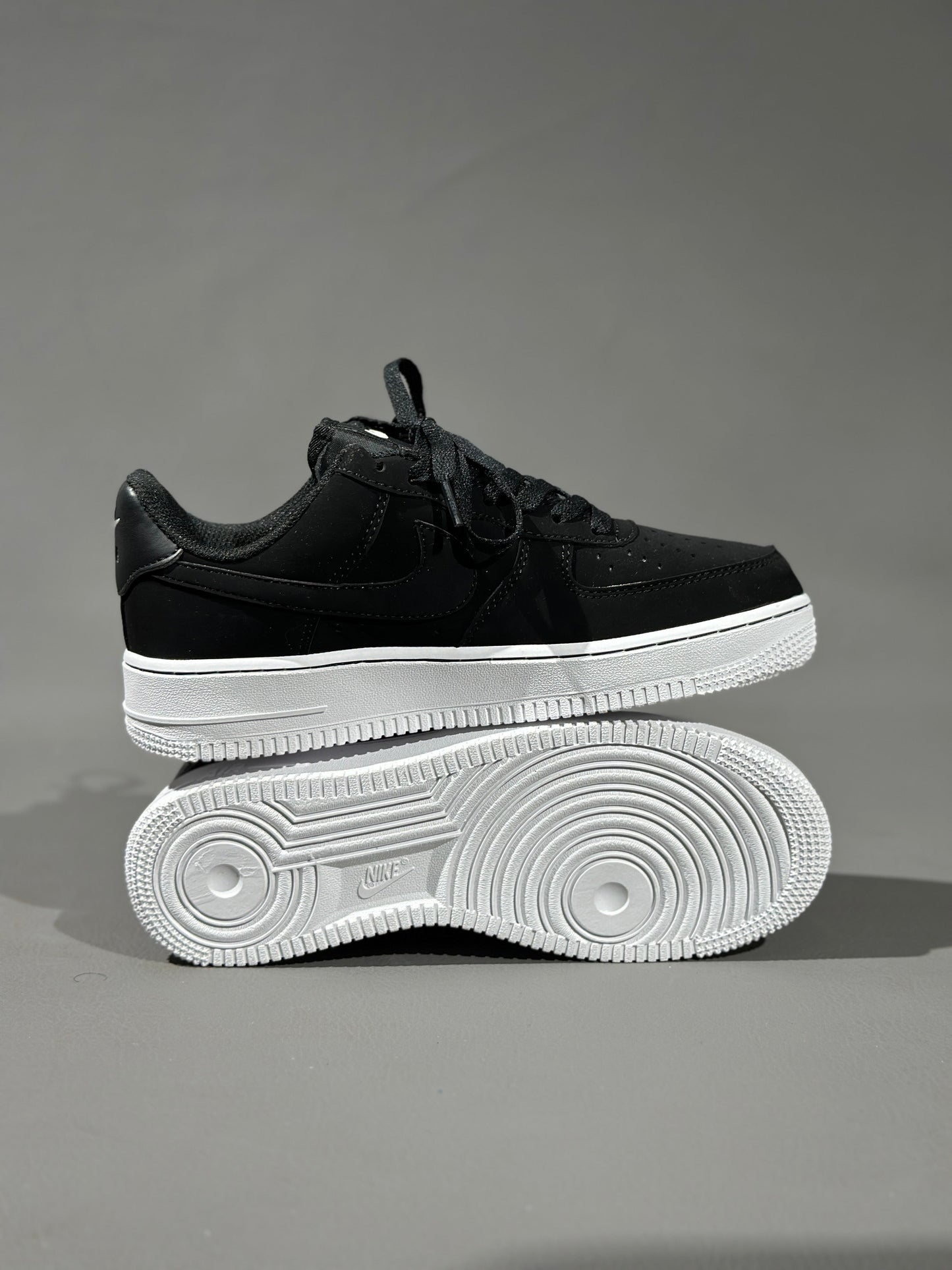 AIR FORCE 1 OFF-NOIR