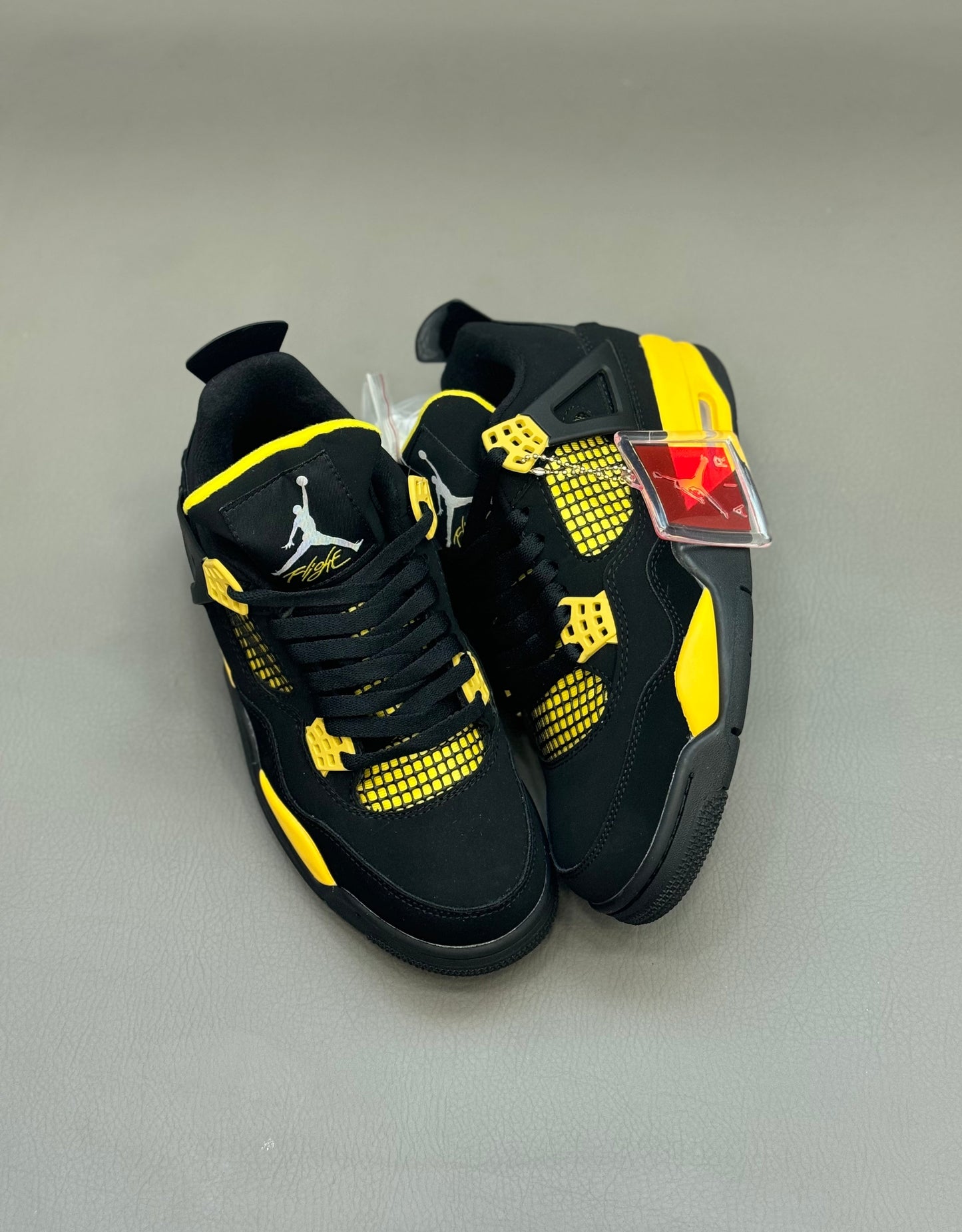 AIR JORDAN 4 THUNDER