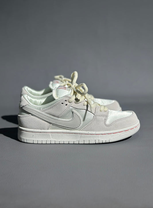 NIKE DUNK LOW THE CITY OF LOVE PACK