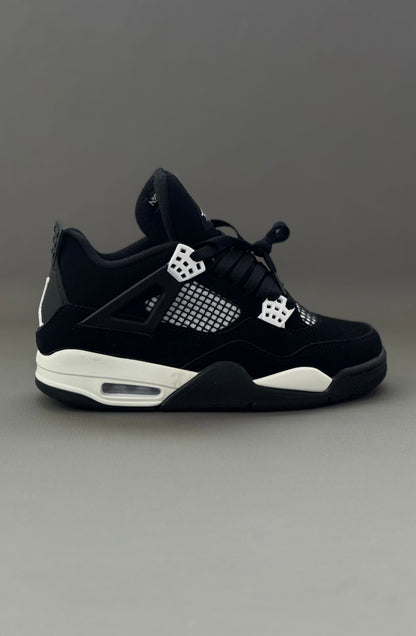 AIR JORDAN 4 WHITE THUNDER