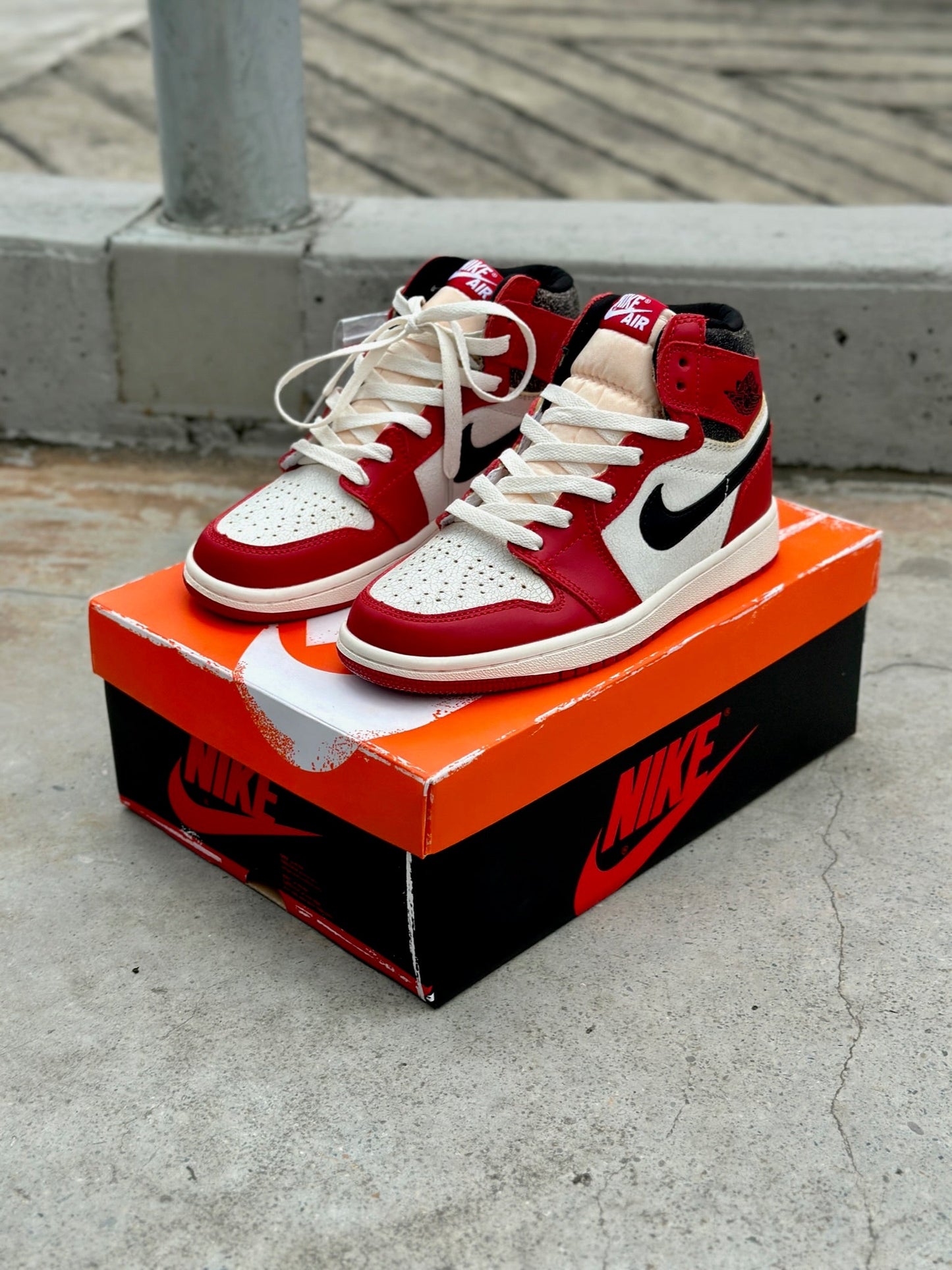 AIR JORDAN 1 CHICAGO LOST AND FOUND