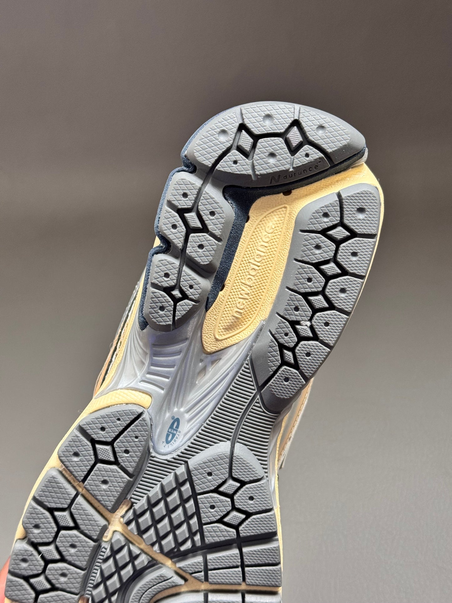 NEW BALANCE 1906 DOWNTOWN RUN