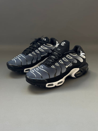 AIR MAX PLUS TN1 PRETO E CINZA