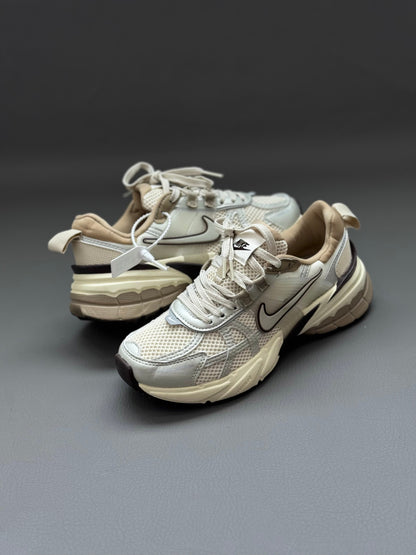 NIKE V2K RUN OREWOOD BROWN