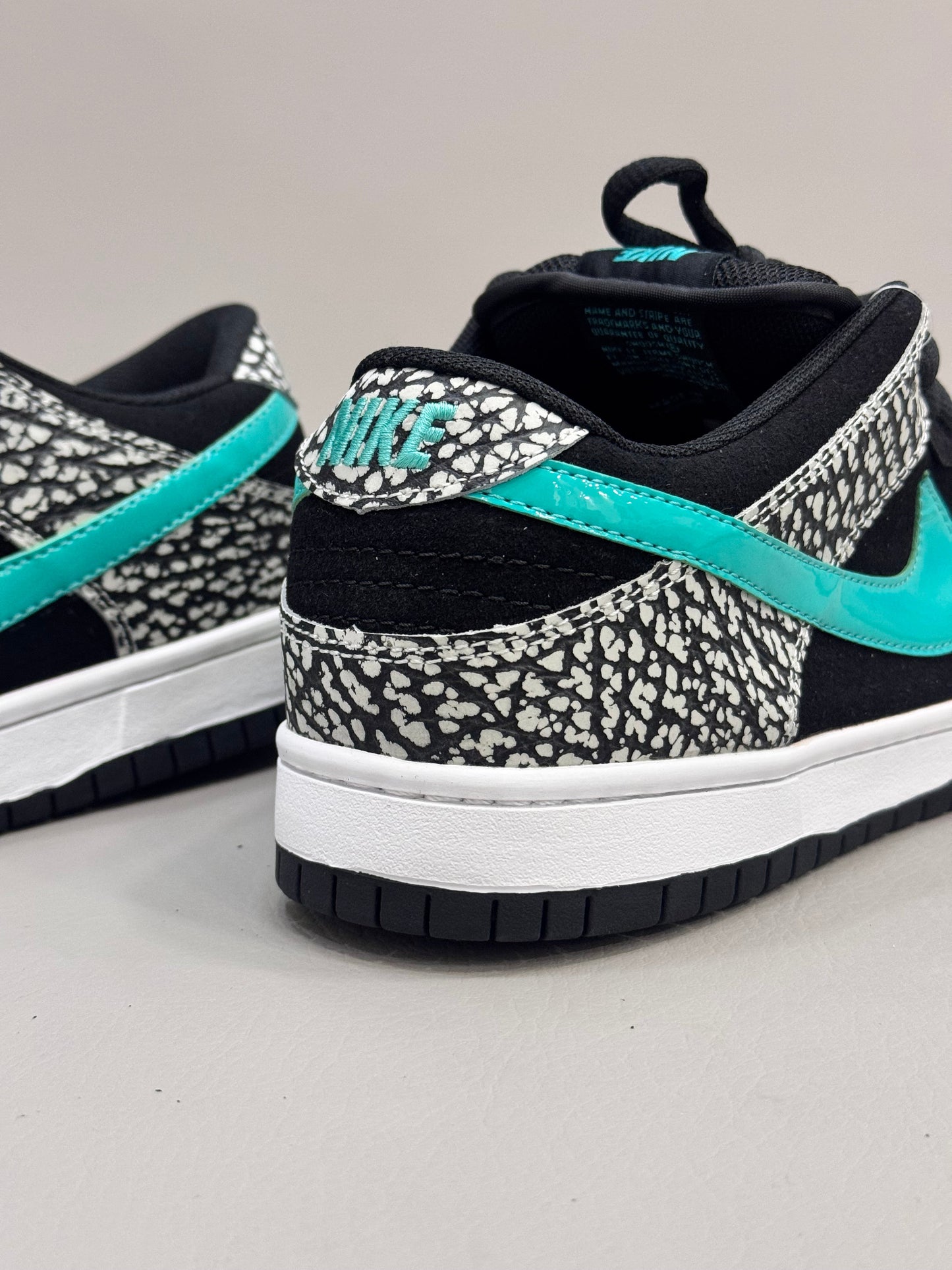 NIKE DUNK LOW ELEPHANT