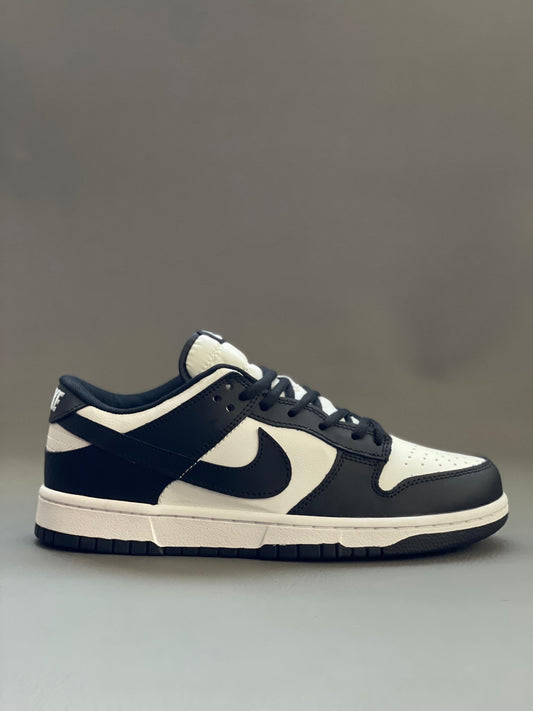 NIKE DUNK LOW PANDA