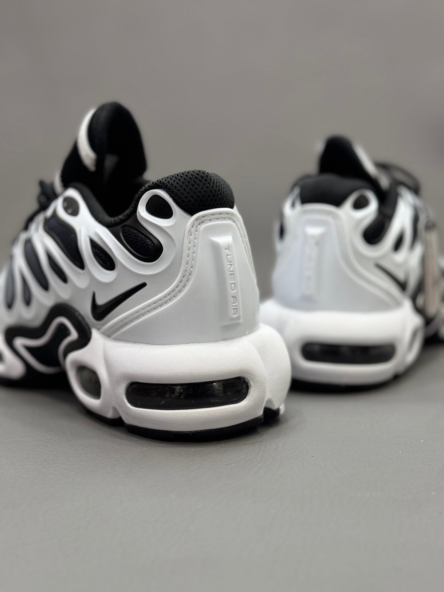 AIR MAX PLUS DRIFT SUMMIT WHITE