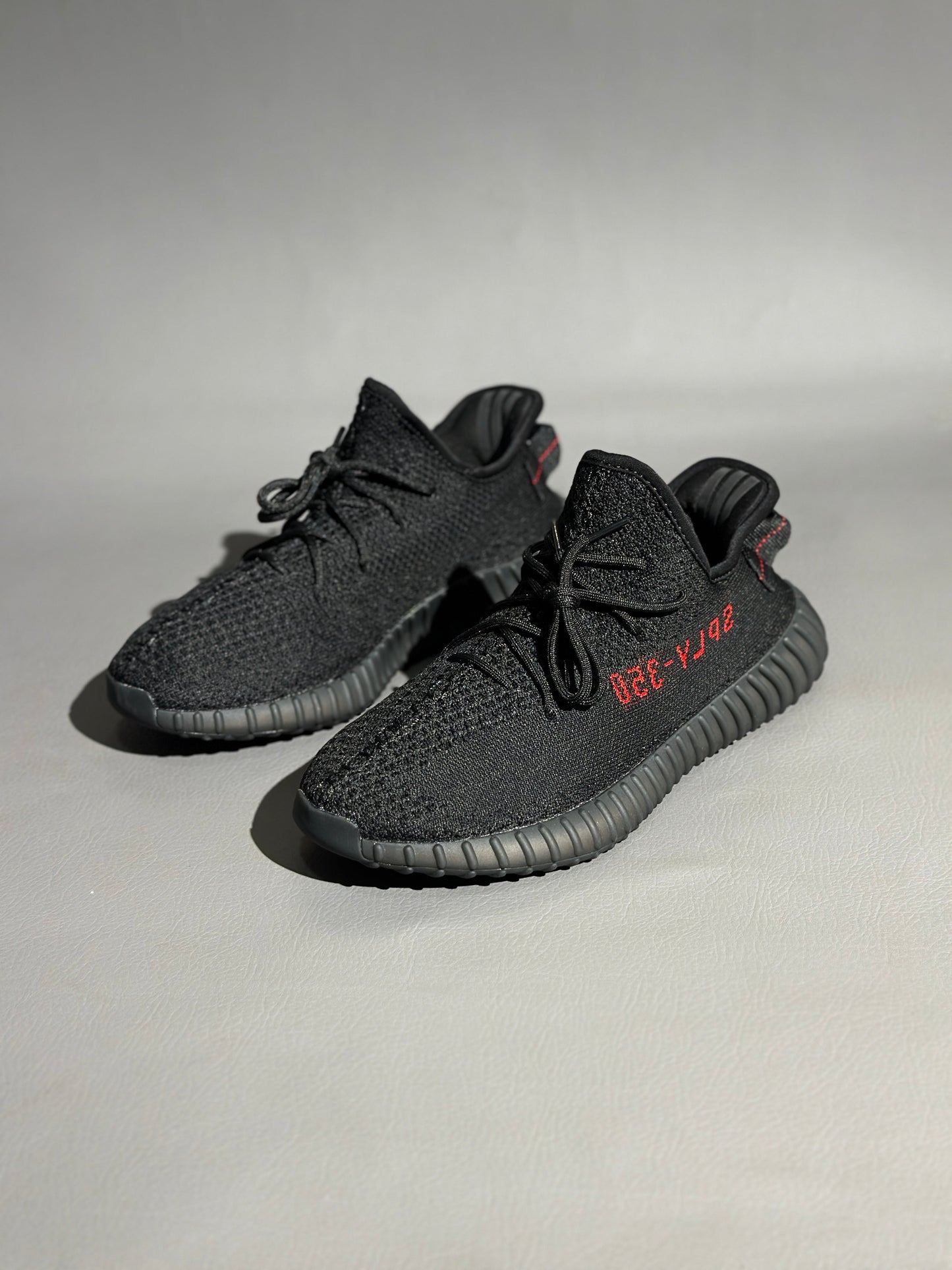 YEEZY BOOST 350 BLACK BRED