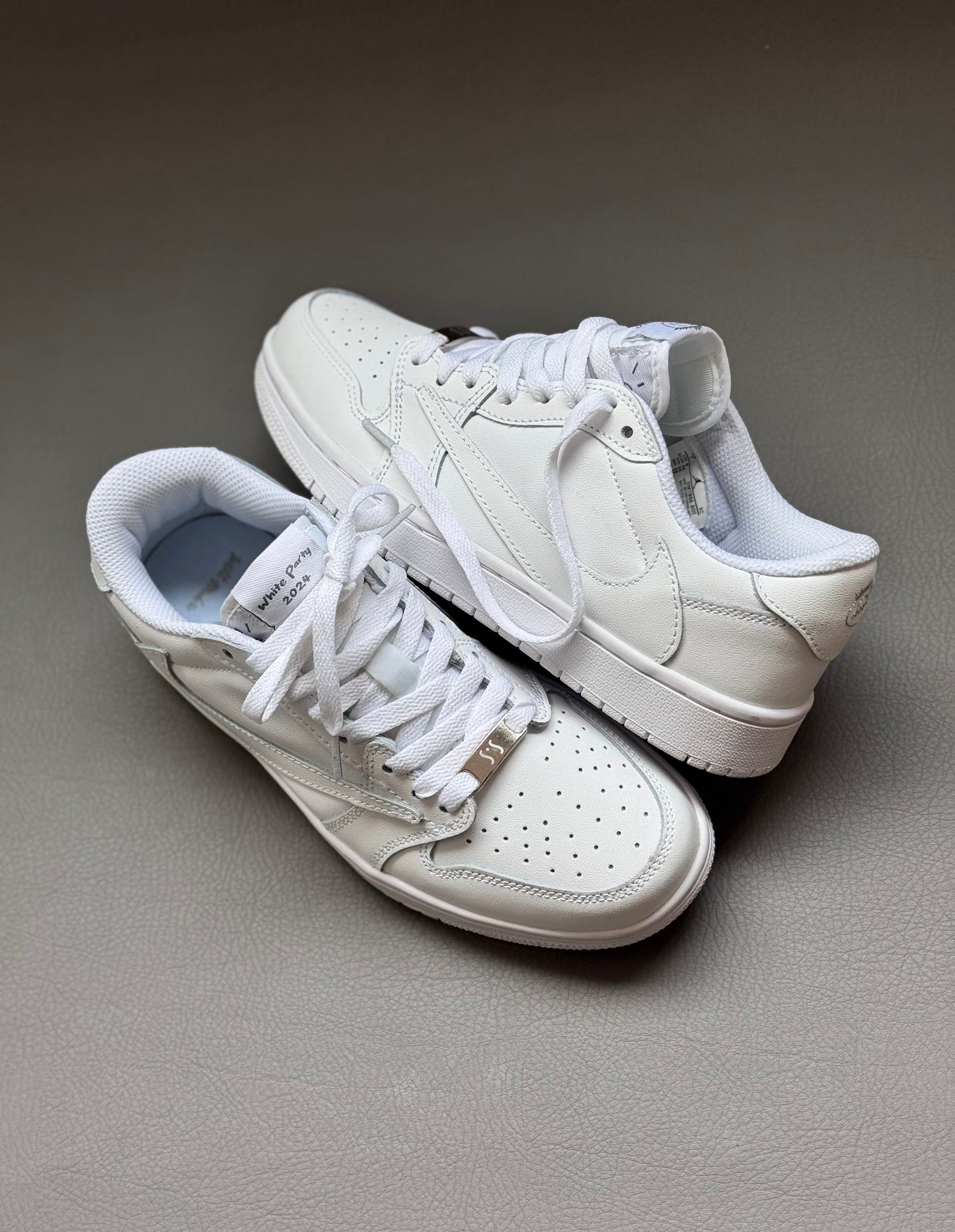 AIR JORDAN 1 LOW X TRAVIS SCOTT WHITE