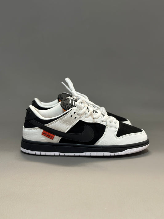 NIKE DUNK LOW TIGHBOOTH PETRO