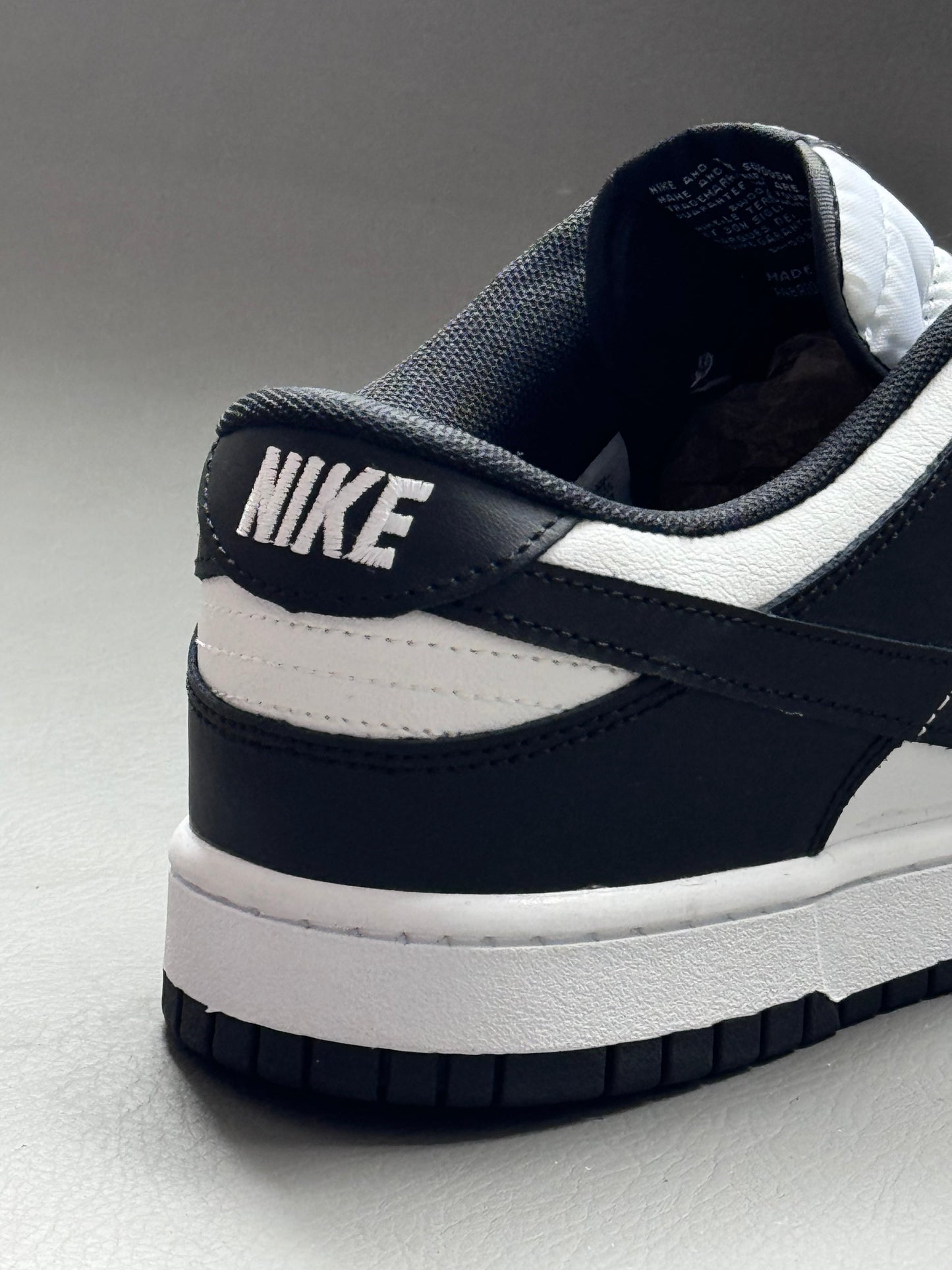 NIKE DUNK LOW PANDA