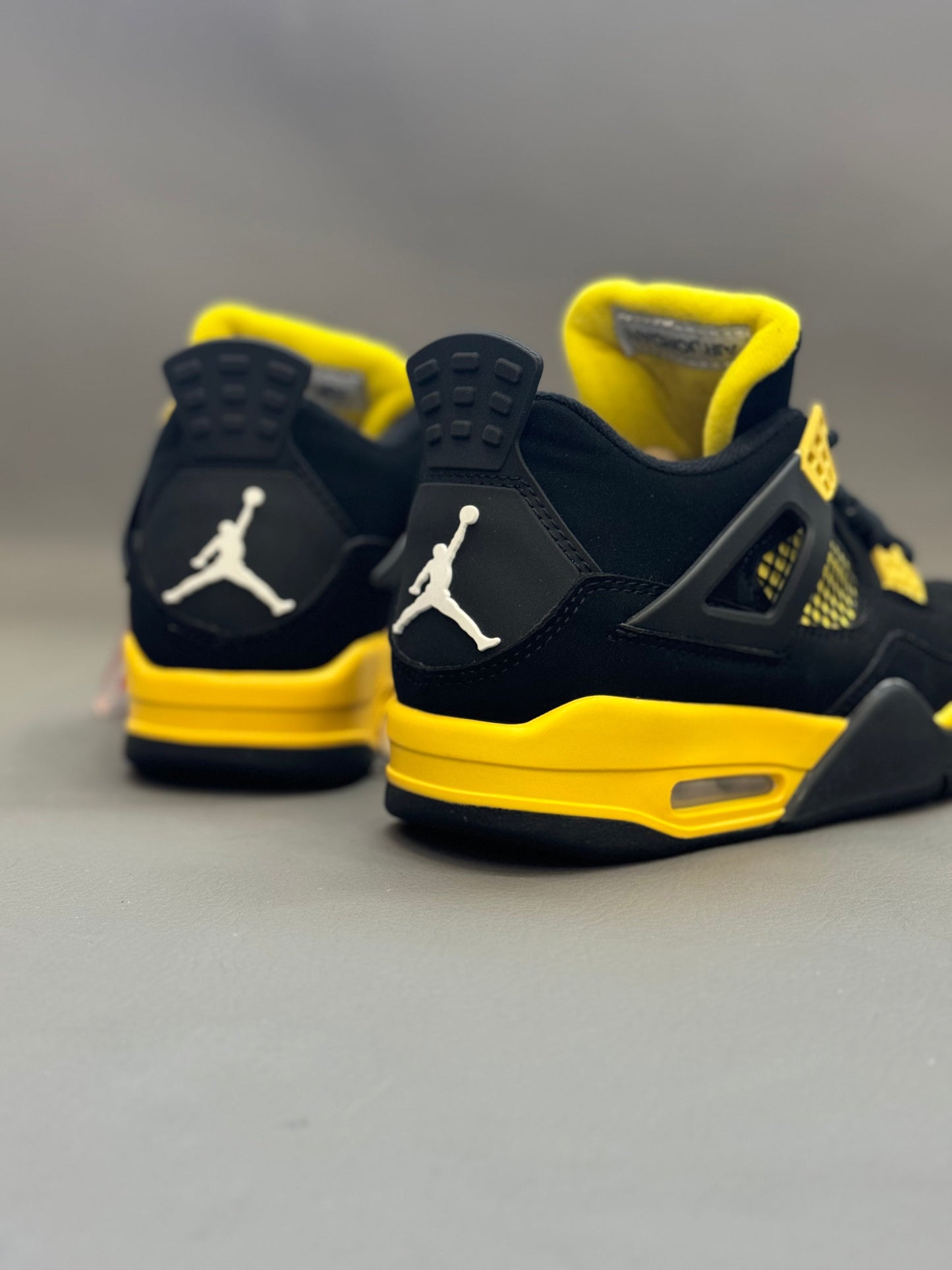 AIR JORDAN 4 THUNDER