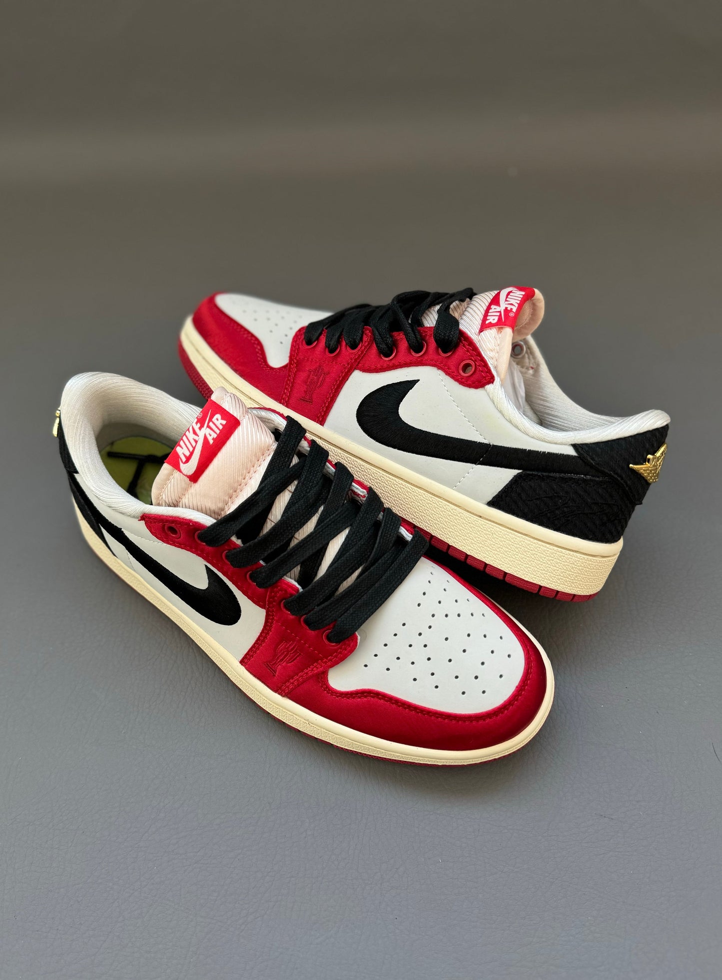 AIR JORDAN 1 LOW TROPHY ROOM