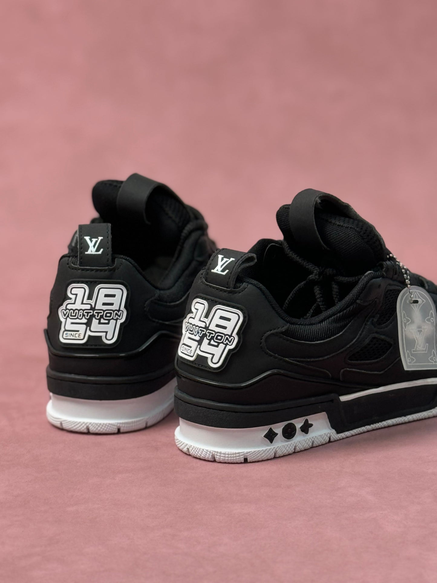LOUIS VUITTON SK8 BLACK