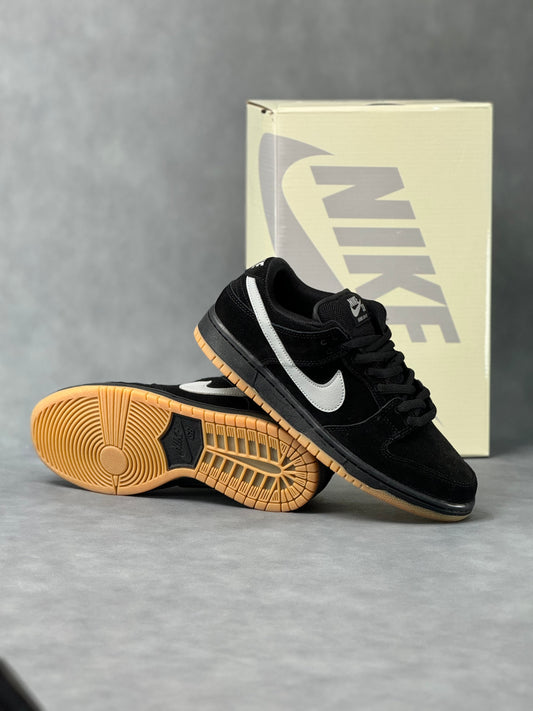 NIKE DUNK LOW BLACK GUM